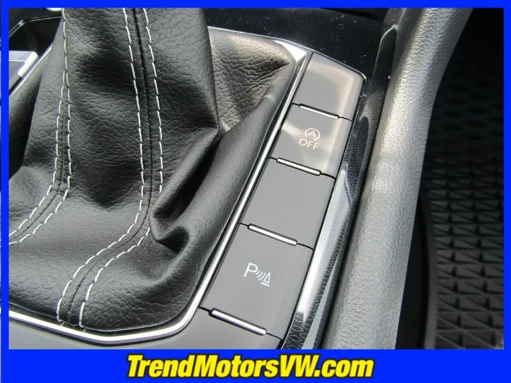 2025 Volkswagen Taos SE - Photo 36