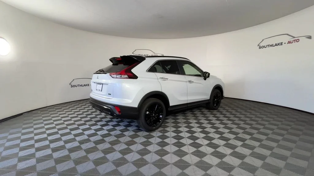 New 2025 White Mitsubishi BLACK EDITION 1.5T S-AWC image 9
