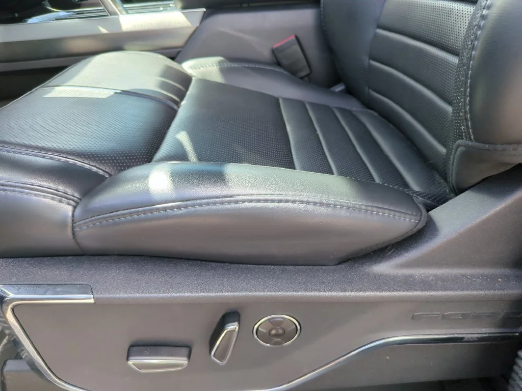 Used 2025 Agate Black Metallic Ford Platinum image 27