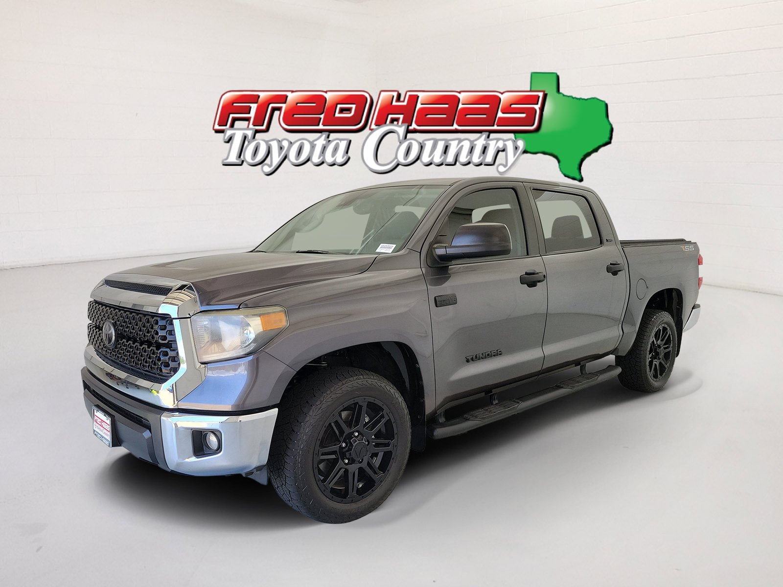 Used 2020 Magnetic Gray Metallic Toyota SR5 image 1
