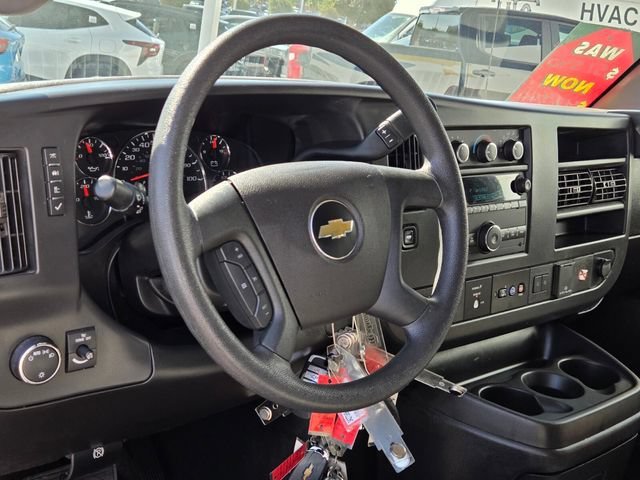 2025 Chevrolet Express Passenger LT - Photo 18