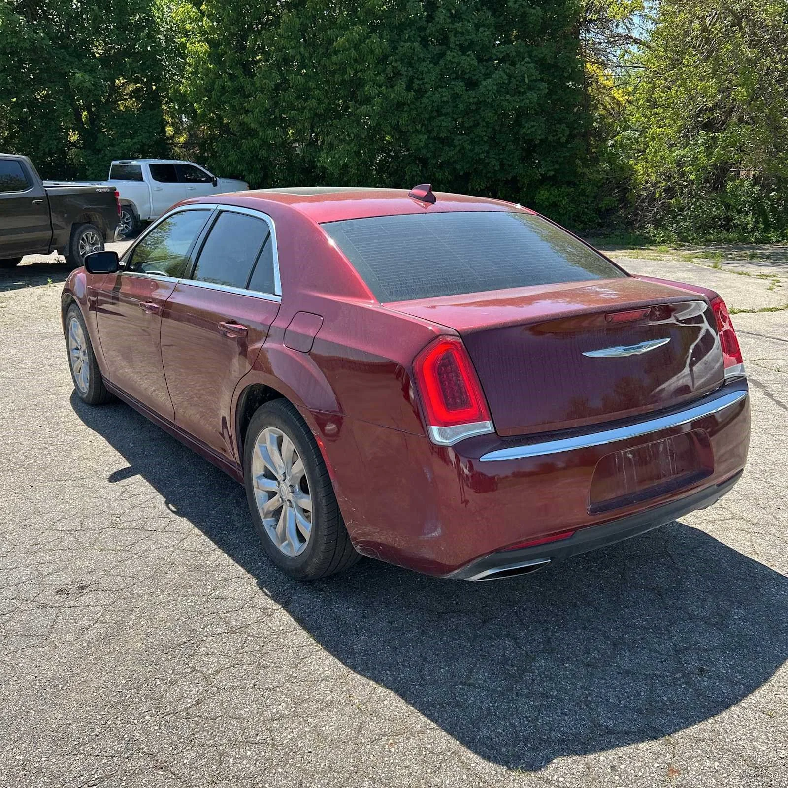 Used 2017 Velvet Red Pearlcoat Chrysler Limited image 3