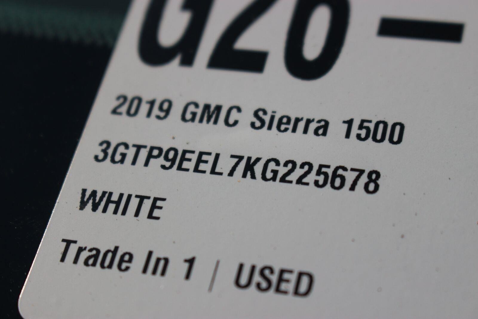 Used 2019 SUMMIT WHITE GMC AT4 image 42