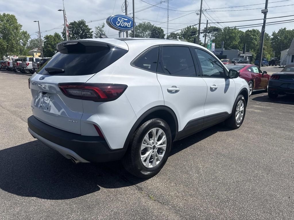 Used 2025 Silver Ford Active image 8