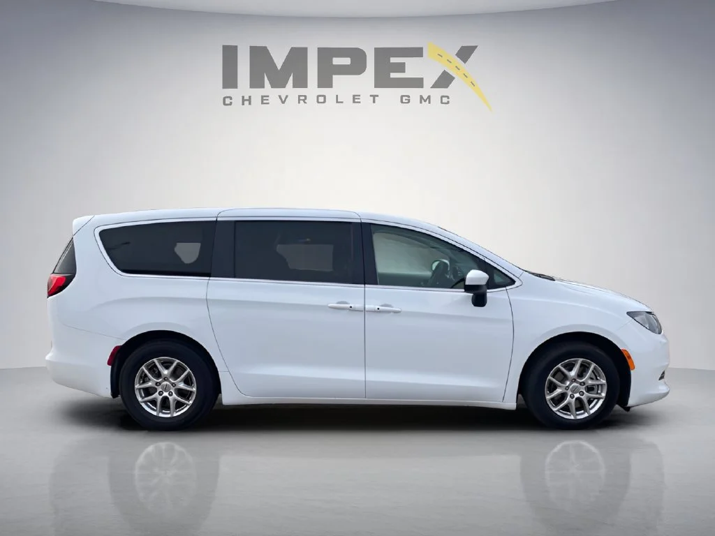 Used 2023 White Chrysler LX image 6
