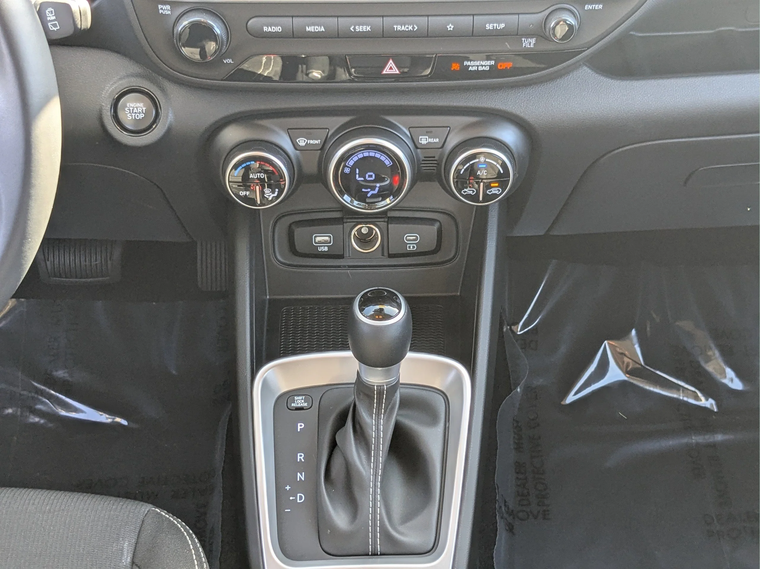 Used 2025 Lunar White Hyundai SEL image 13