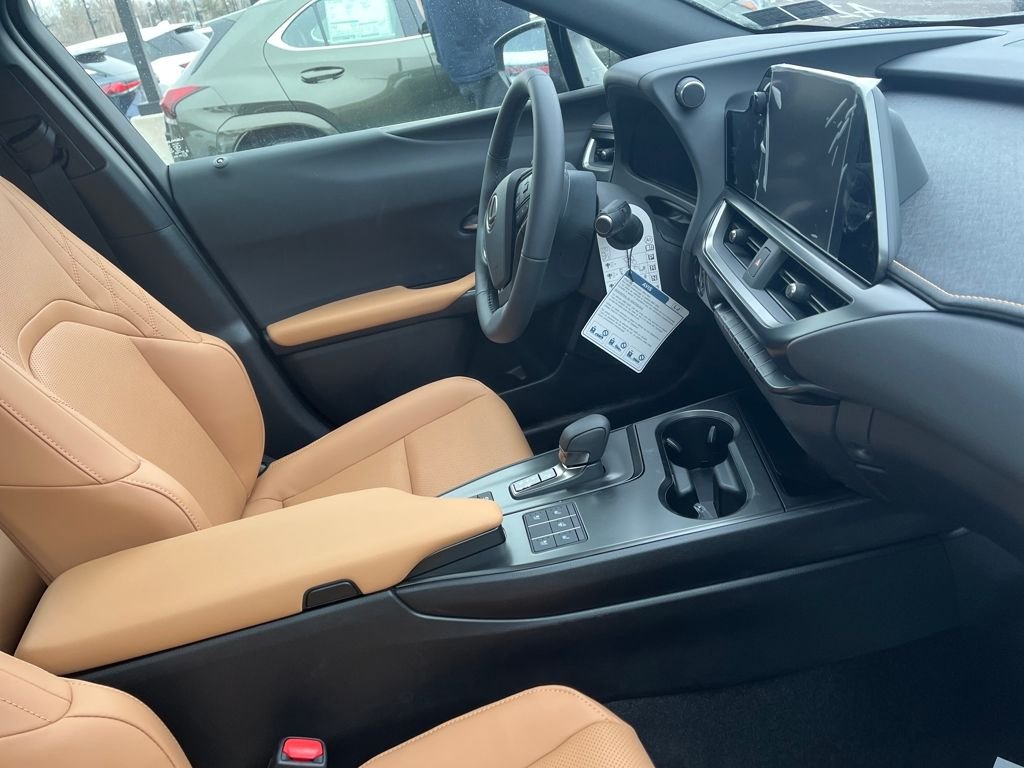 2025 Lexus UX 300h Premium - Photo 8