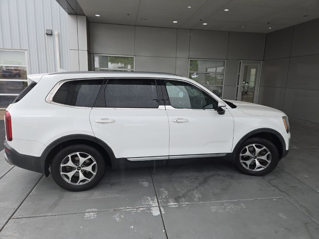 Used 2020 White Kia EX image 2