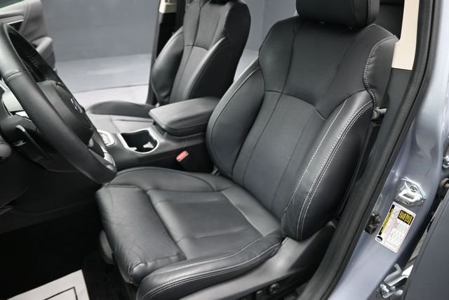 Used 2024 Ice Silver Metallic Subaru Limited image 18