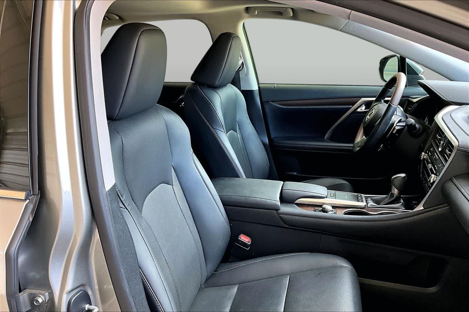 Used 2020 Atomic Silver Lexus  image 9