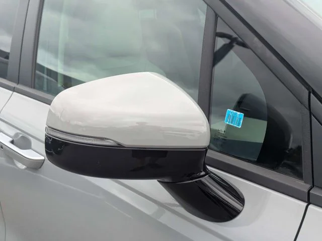 New 2026 Ceramic Silver Kia EX image 10