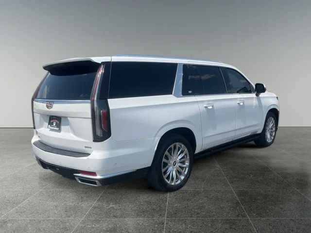 Used 2021 CRYSTAL WHITE TRICOAT Cadillac Premium Luxury image 5