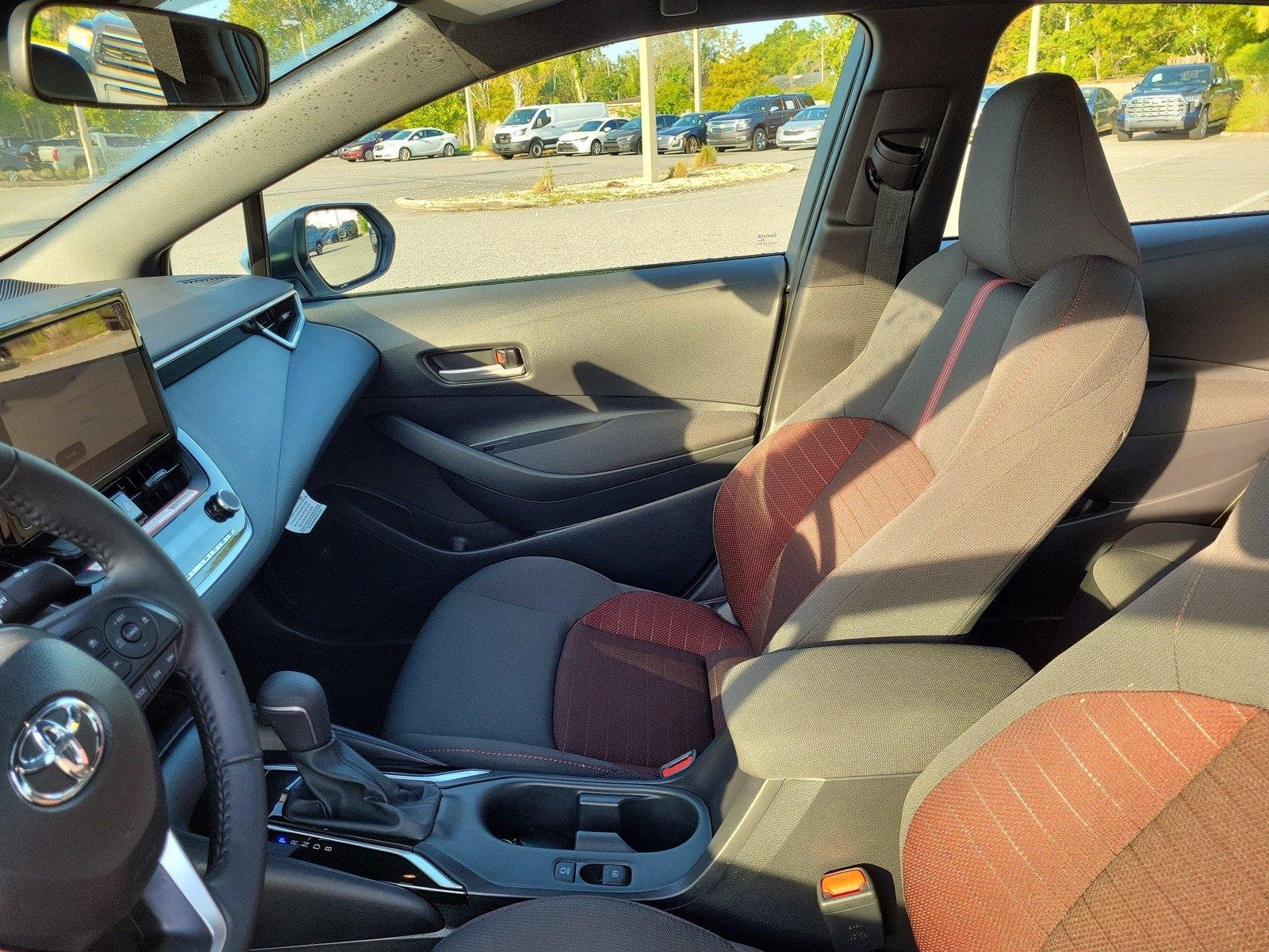 Used 2026 Ice Cap Toyota SE image 18