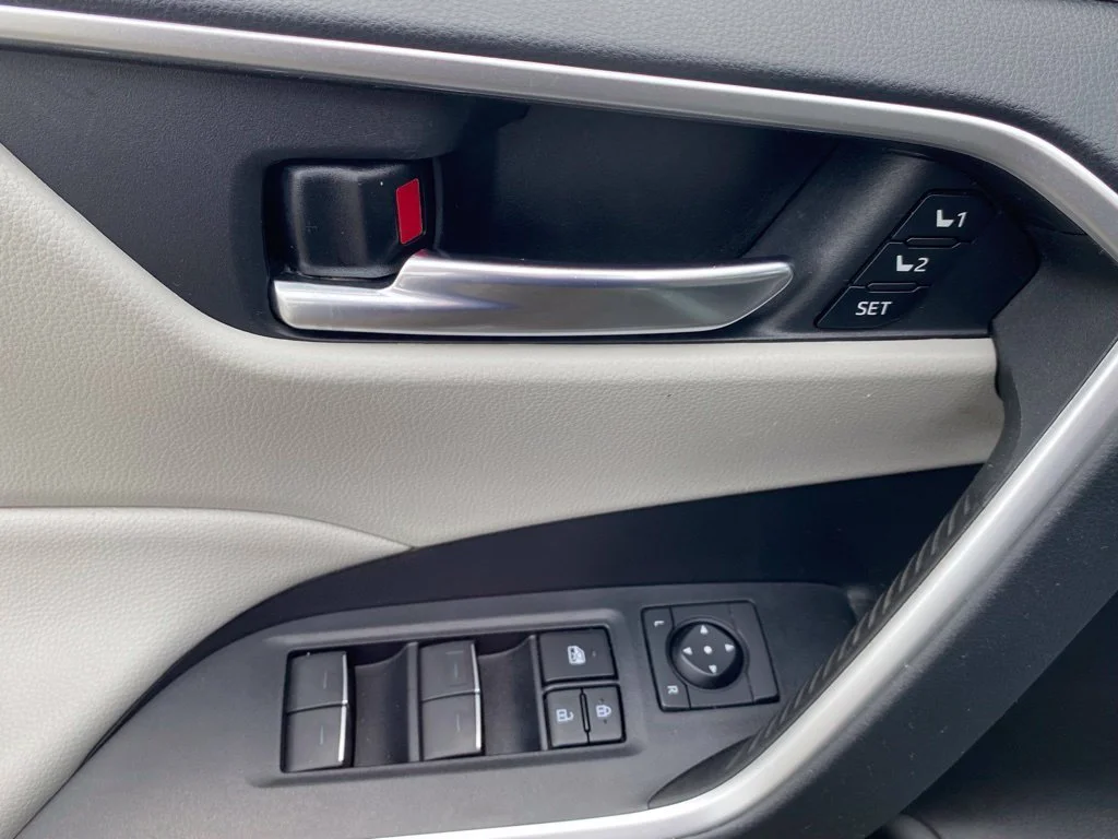 2022 Toyota RAV4 XLE Premium - Photo 22