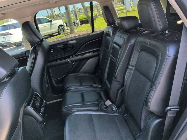 Used 2021 Silver Lincoln Reserve image 14