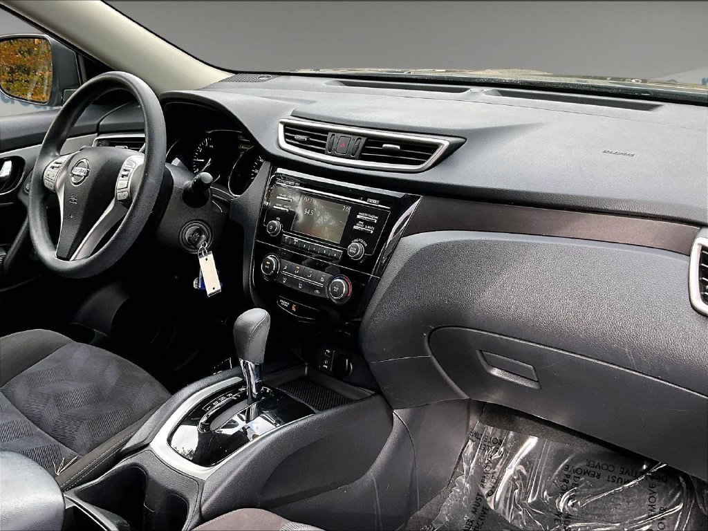 Used 2015 Arctic Blue Metallic Nissan S image 14