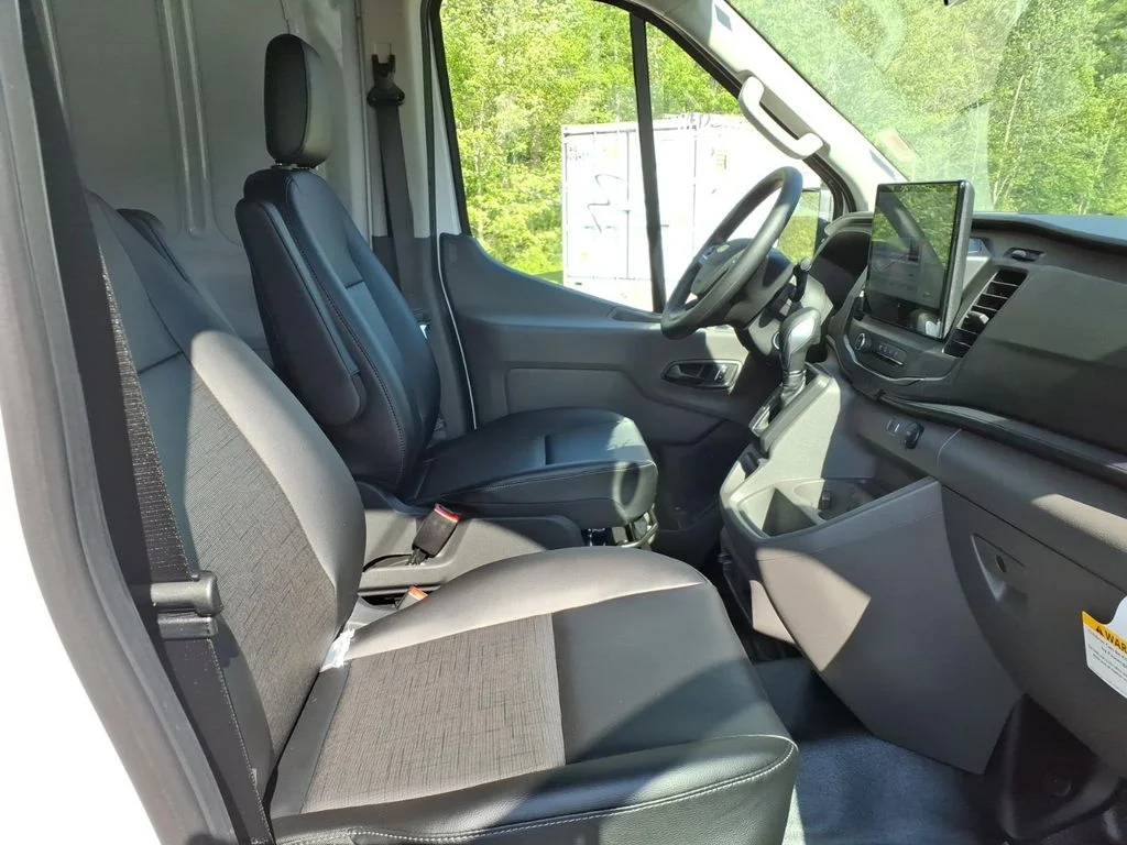 New 2026 Oxford White Ford Base image 11