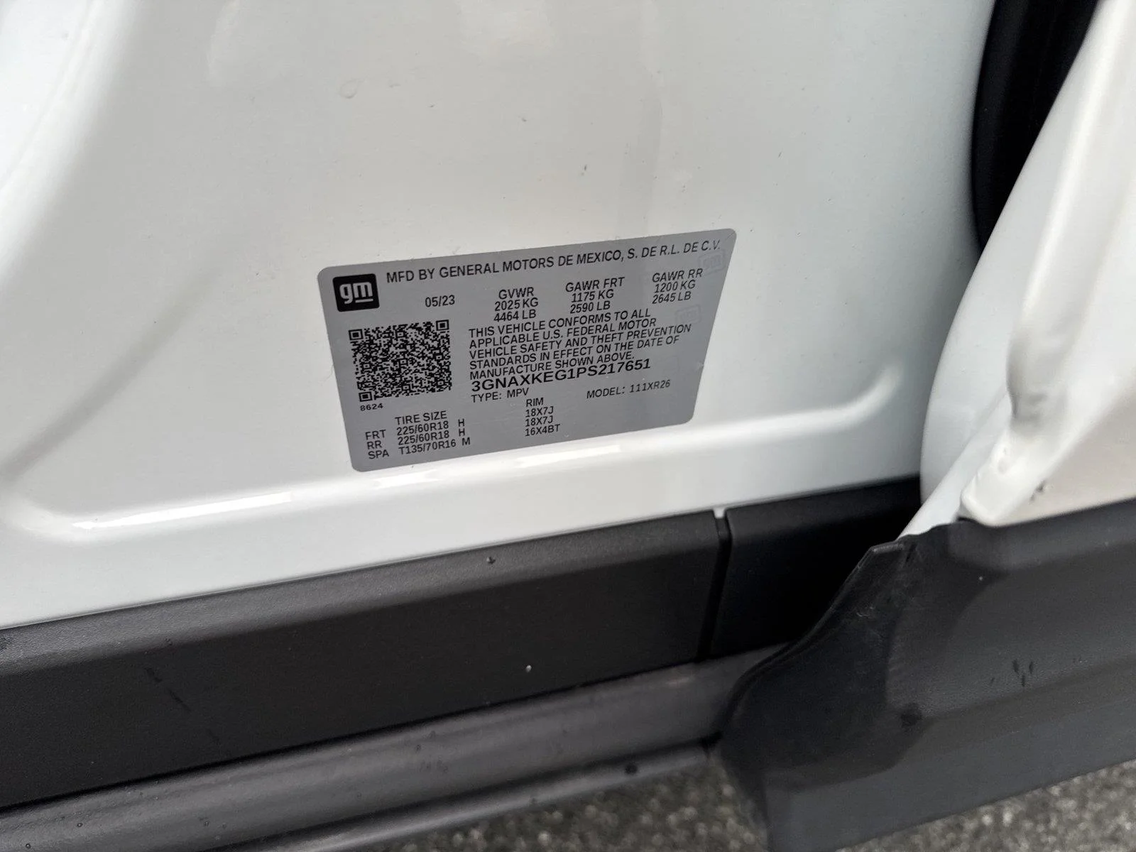 Used 2023 SUMMIT WHITE Chevrolet LT image 39