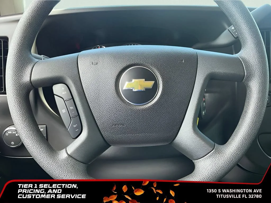 Used 2025 Summit White Chevrolet 1LT image 30