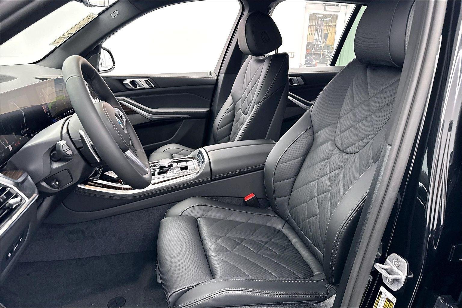 New 2026 Black Sapphire Metallic BMW xDrive40i image 25