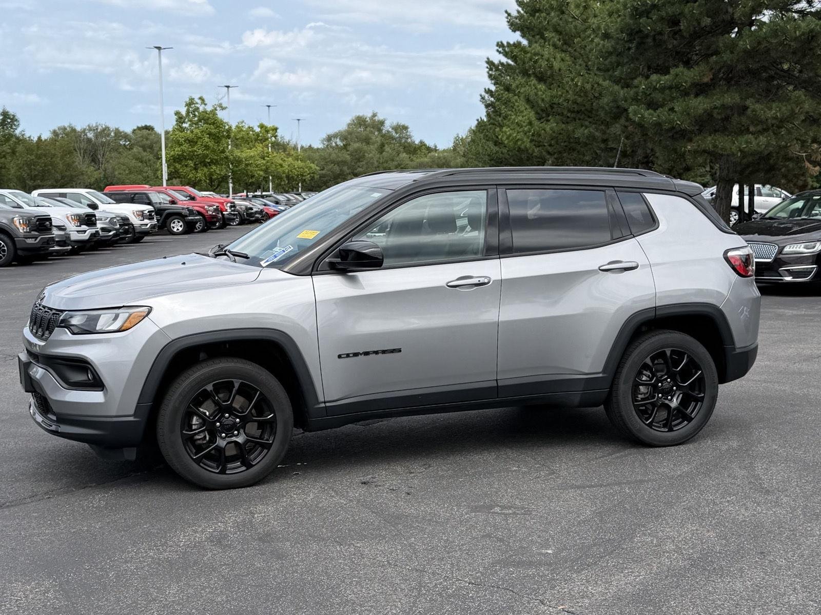 Used 2023 Billet Silver Metallic Clearcoat Jeep Altitude image 2