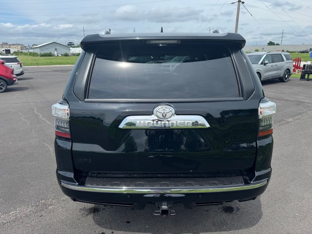 Used 2019  Toyota Limited image 6