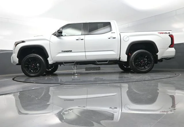 Used 2024  Toyota  image 34