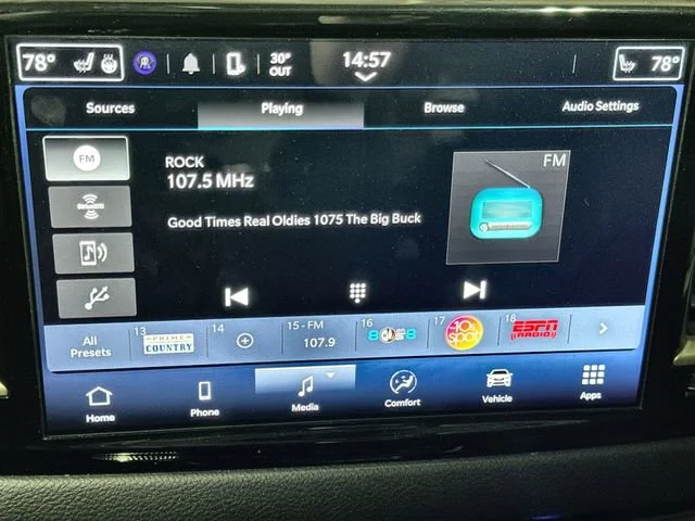 2024 Chrysler Pacifica Touring L - Photo 14