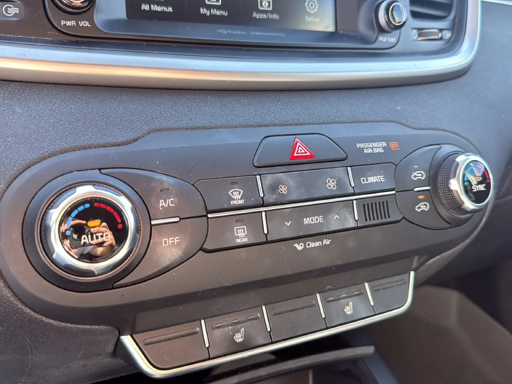 Used 2017 Silver Kia LX image 20