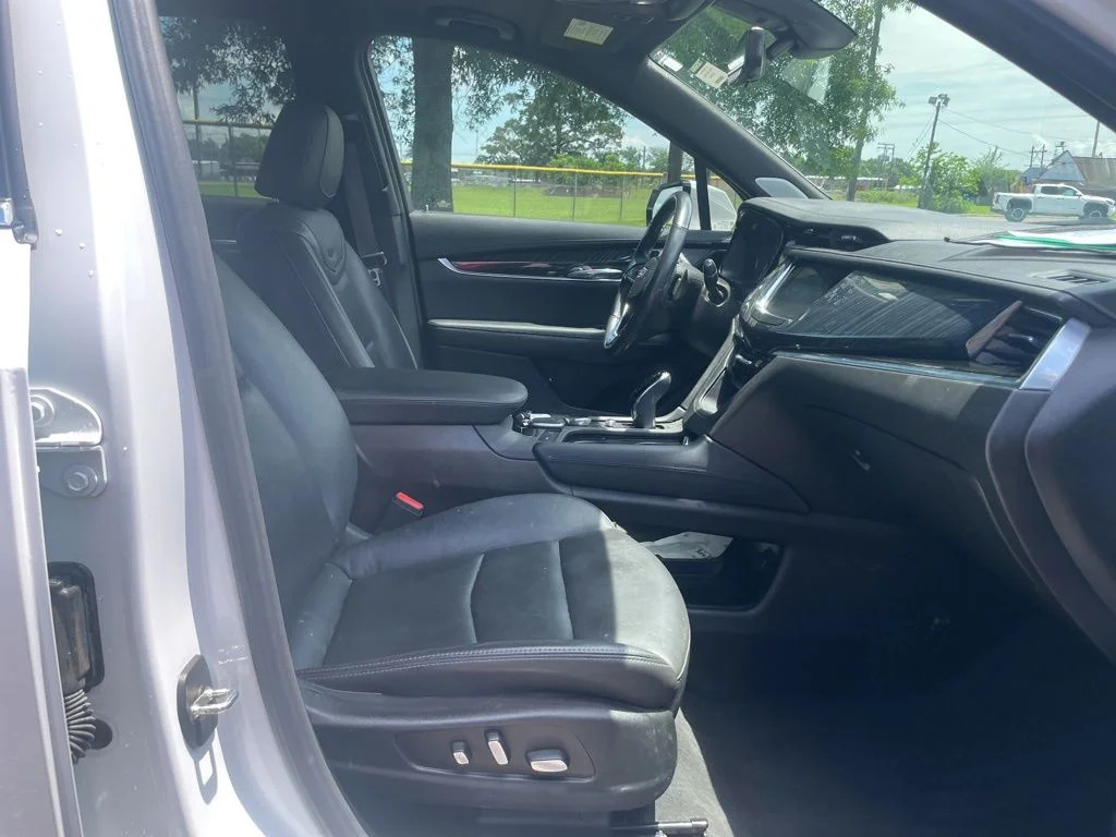 Used 2023 White Cadillac Premium Luxury image 17