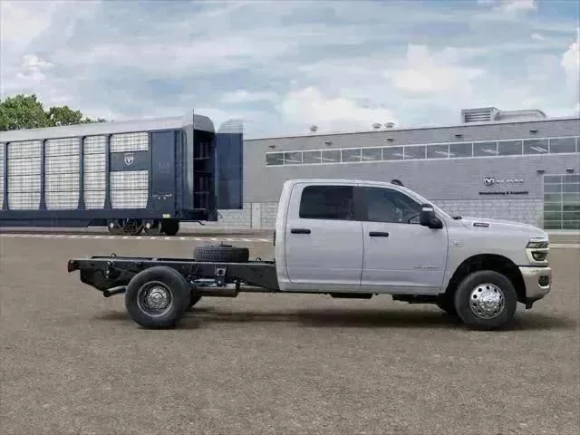 New 2026 Bright White Clearcoat RAM Tradesman image 12