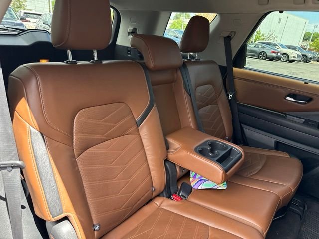 Used 2022 Gray Nissan Platinum image 11