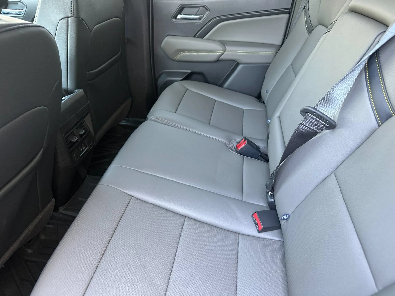 2026 Chevrolet Colorado ZR2 - Photo 12