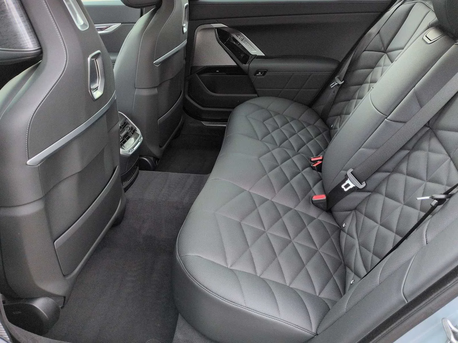 New 2025 Brooklyn Grey Metallic BMW 740i xDrive image 21