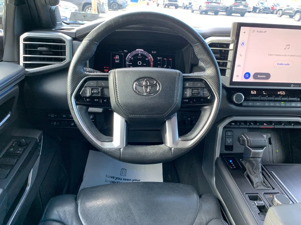 Used 2023  Toyota Platinum image 17