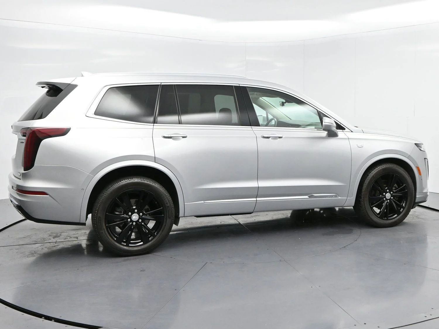 Used 2020 Radiant Silver Metallic Cadillac AWD Premium Luxury image 8