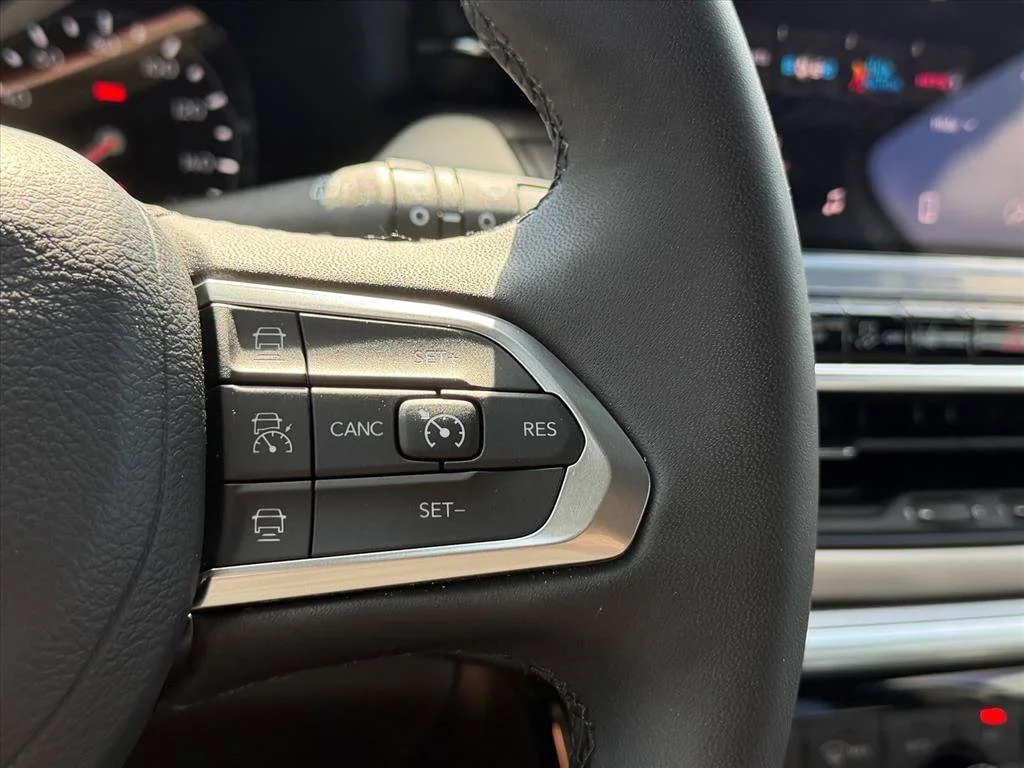 Used 2025 White Jeep Limited image 20
