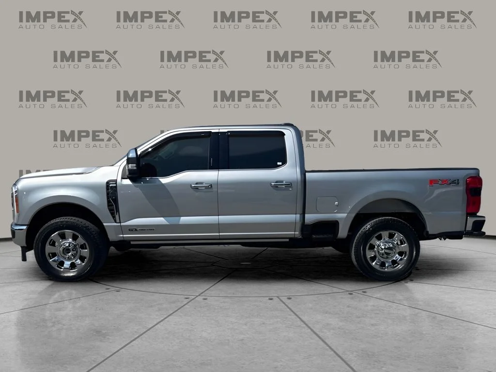 Used 2023 Silver Ford Lariat image 2