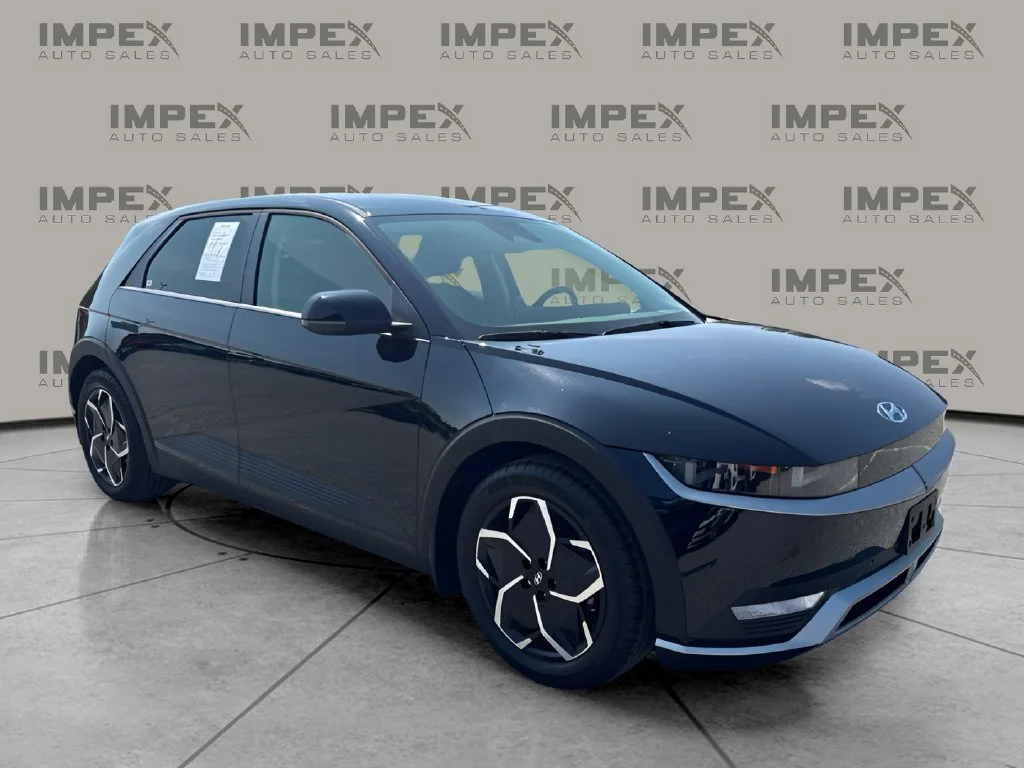 Used 2024 Black Hyundai SEL image 7