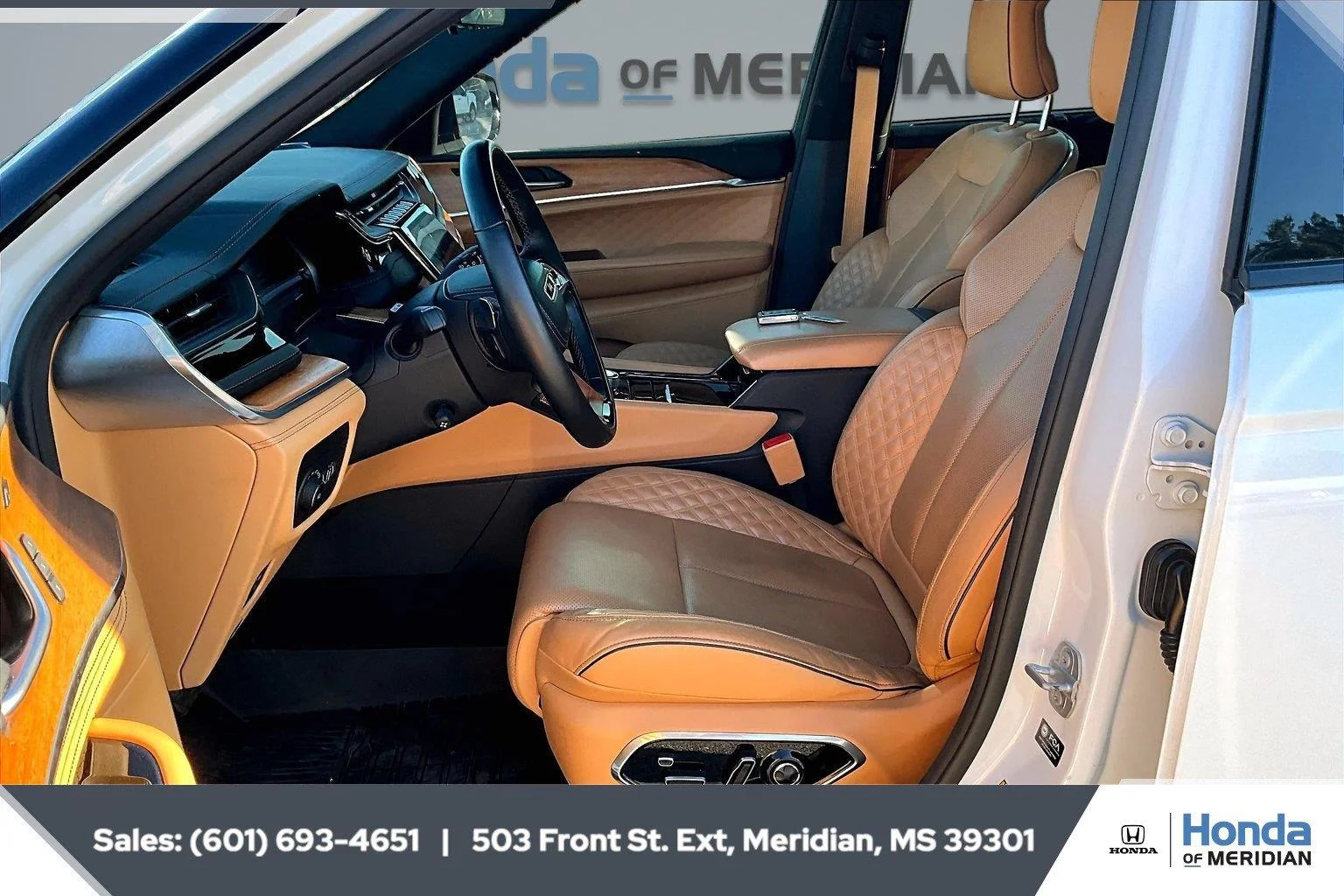 Used 2022 Bright White Clearcoat Jeep Summit Reserve image 18