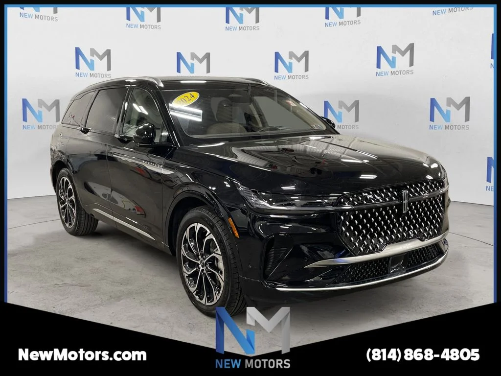 Used 2024 Black Metallic Lincoln Reserve image 7