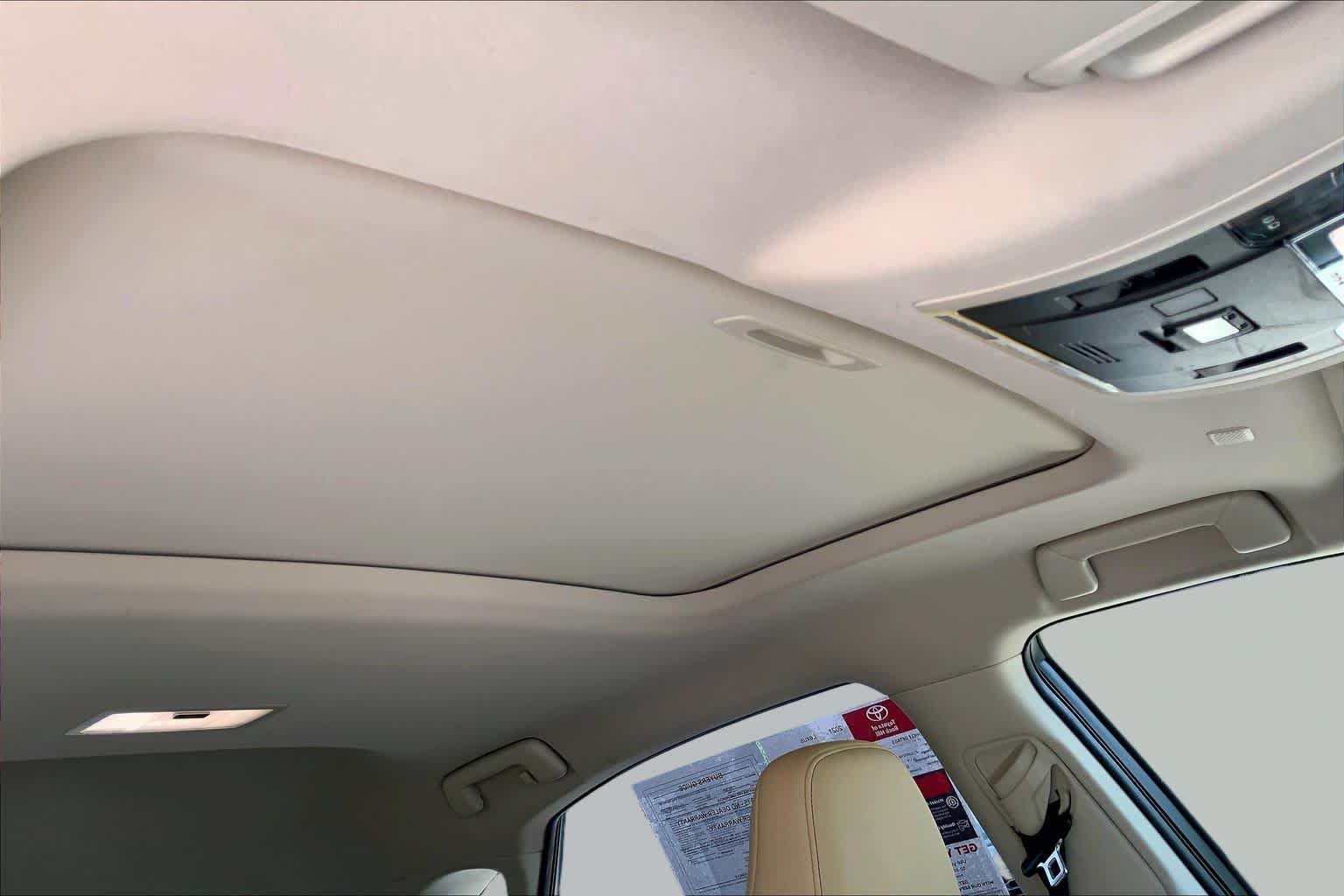 Used 2021 Eminent White Pearl Lexus  image 14