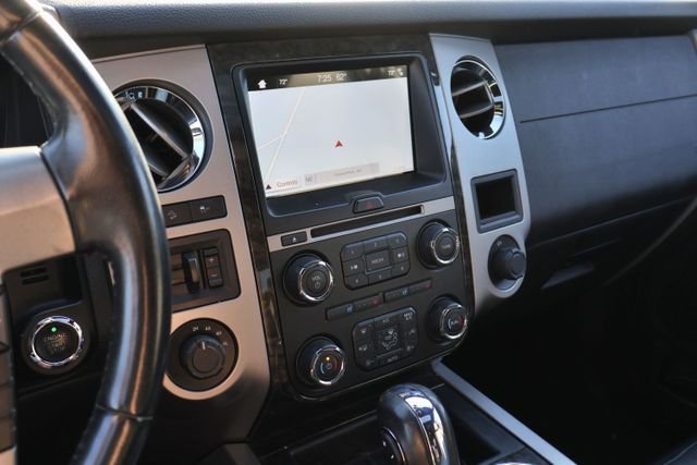 Used 2017 White Ford Limited image 13