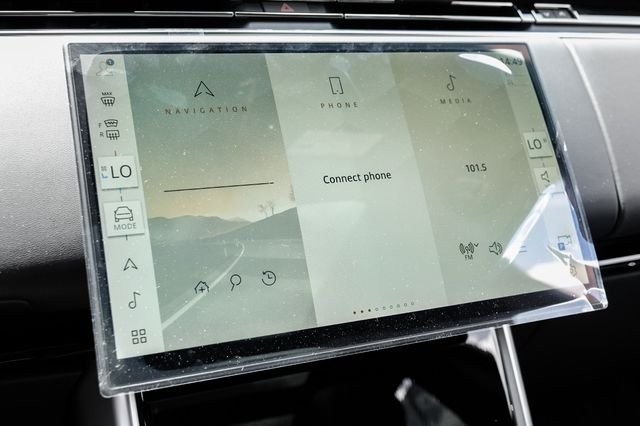 New 2026 Charente Grey Land Rover SE image 32