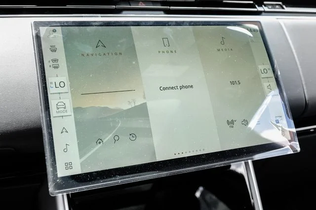 New 2026 Charente Grey Land Rover SE image 32