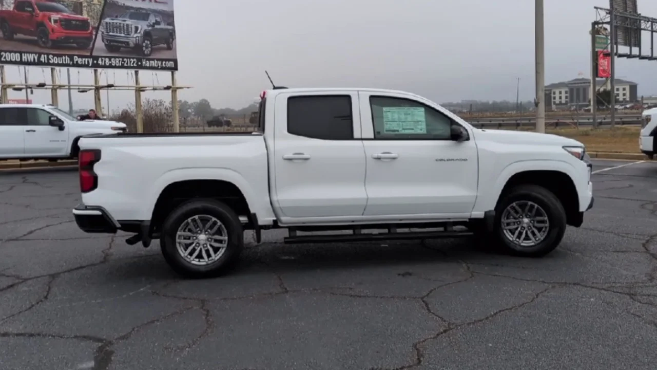 2026 Chevrolet Colorado LT - Photo 9