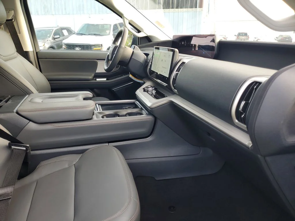2025 Ford Expedition Active - Photo 34