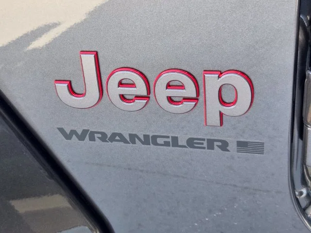 New 2027 Granite Crystal Metallic Clear-Coat Paint Jeep Rubicon image 31