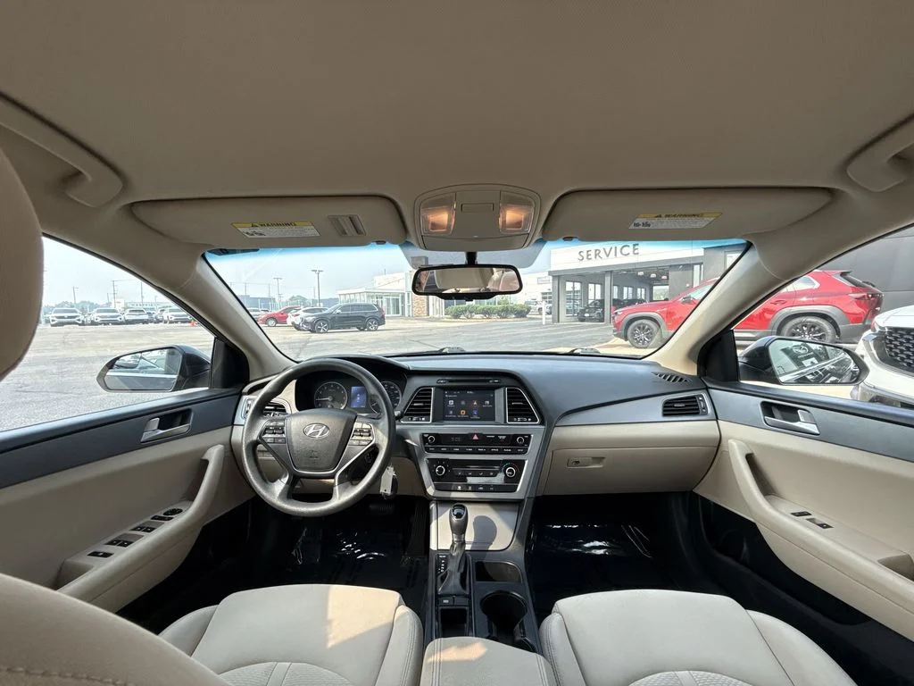 Used 2017 Black Hyundai SE image 21