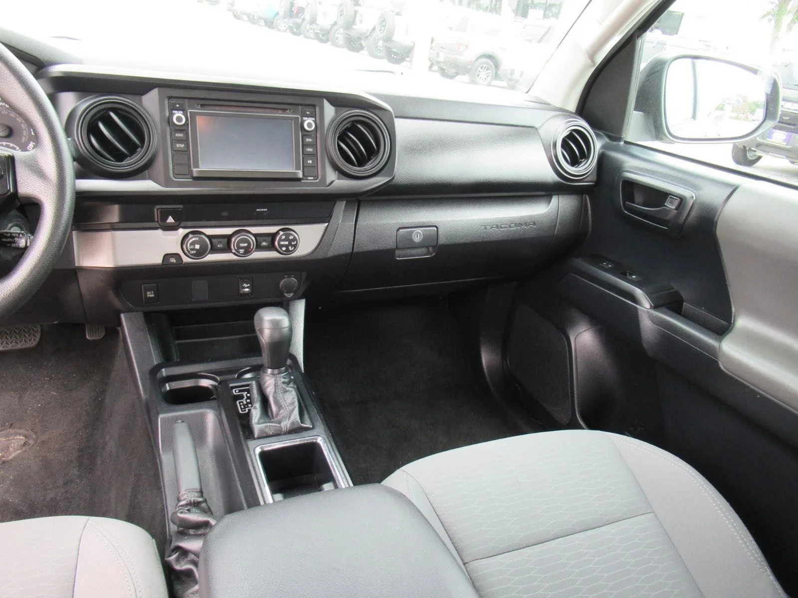 Used 2019 Silver Toyota SR image 17